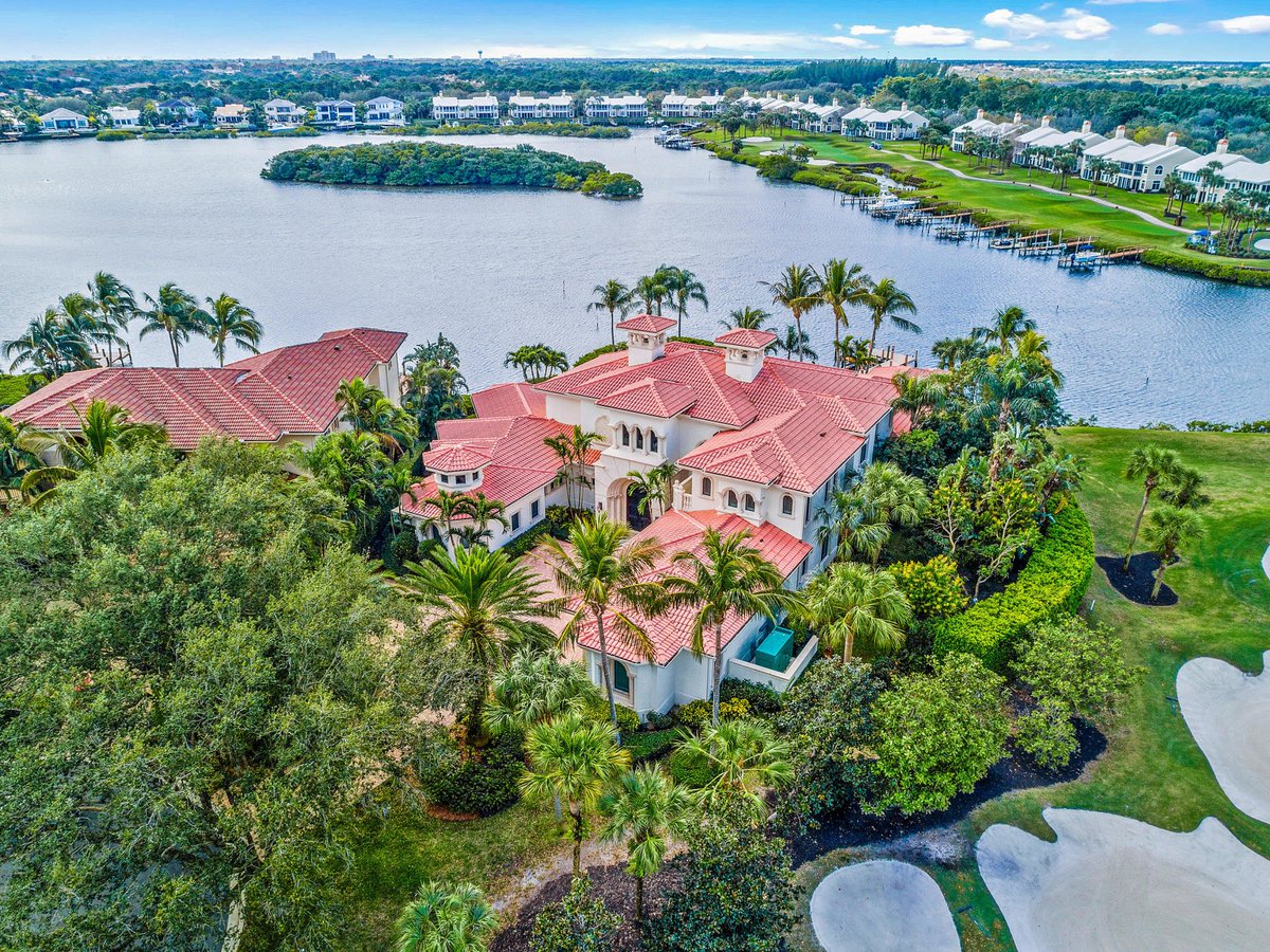 AdmiralsRealty's tweet photo. NEWLY LISTED! 

124 Clipper Lane - Admirals Cove 
6 Bed | 7.5 Bath | 7,310 sf 

#AdmiralsCoveRealty #AdmiralsCove #LuxuryRealEstate #RealEstateTeam #Jupiter #SouthFlorida #JupiterRealEstate #RealEstateExperts #RealEstateAgents #RealEstateGoals #RealEstatePalmBeach https://t.co/FaWQbUtsql