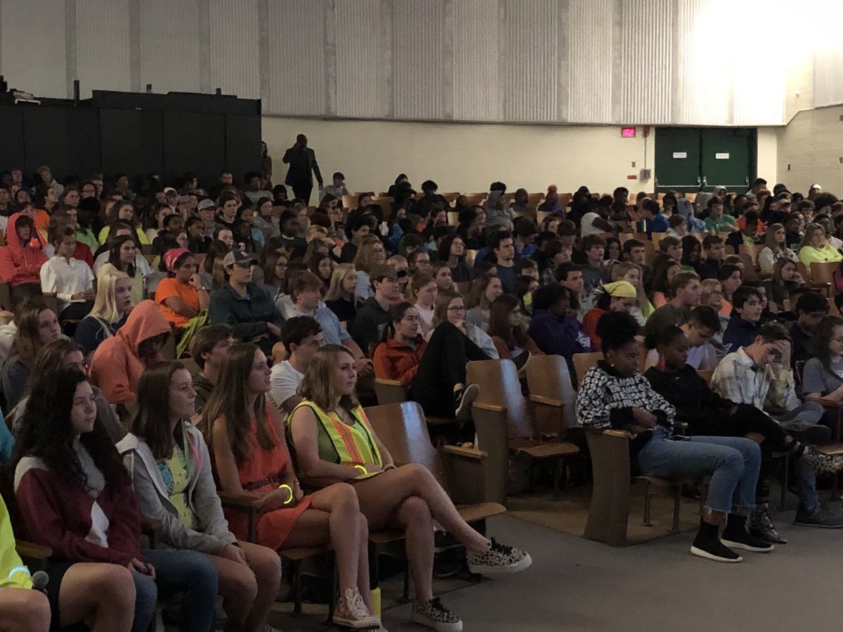 MyersParkHS's tweet photo. SGA’s “Preparation for Success”

Planned &amp; Mediated by Senior Class President, Olivia Xerras, and Dream Team Member, Emily Jenkins, members of the senior class learned the importance of being motivated and determined in order to reach individual goals. https://t.co/FuTBtYvB8b