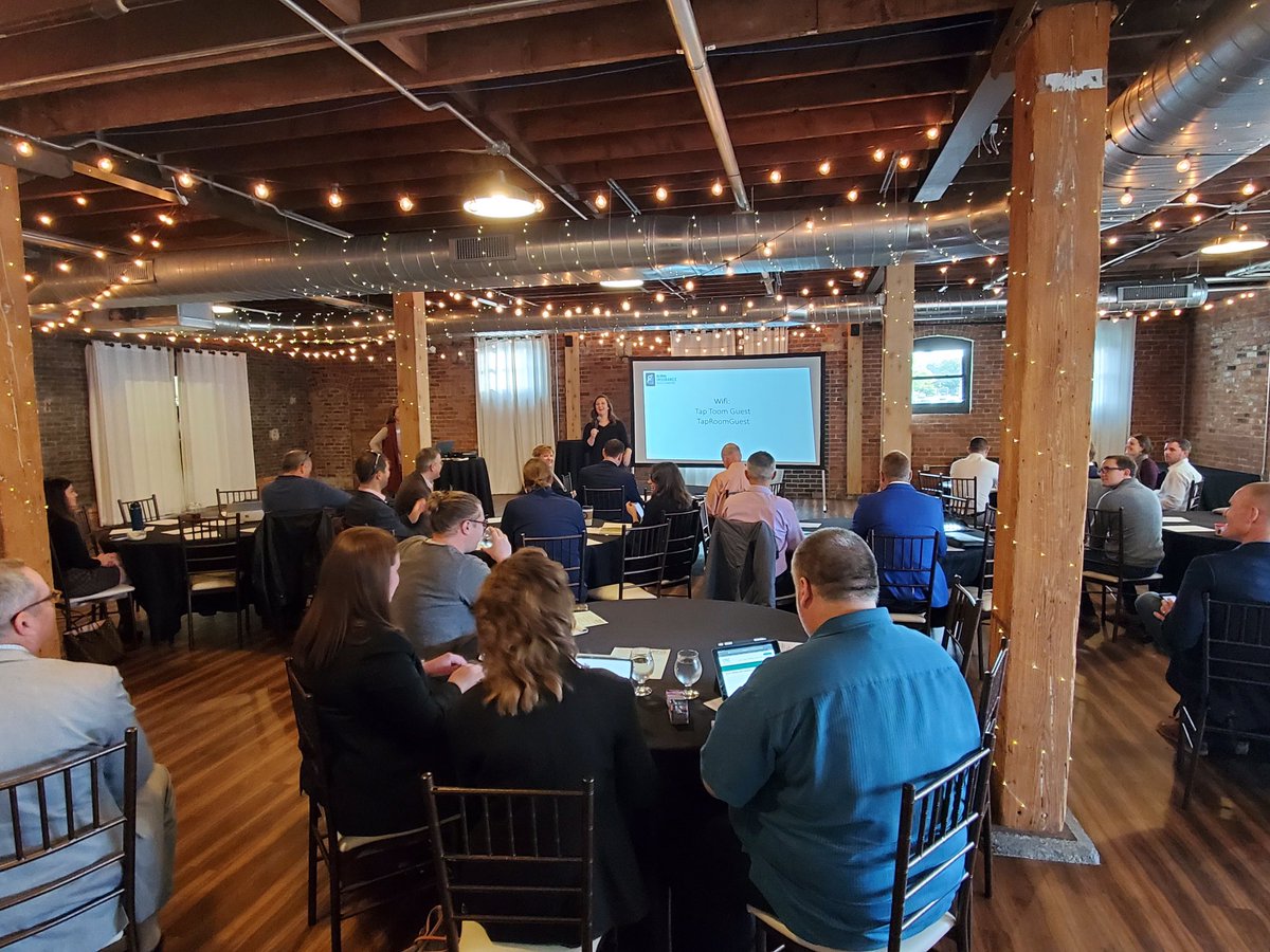 IowaDIFS's tweet photo. Great pleasure for @DougOmmen to help welcome folks to the @InsuranceAccel’s #GIAInsurTechWeek. Thanks to @niccook & @megankaybrandt for hosting a great week of events! #GIA #Iowa #DSM #insurtech #startups https://t.co/lrrEI63Hqi