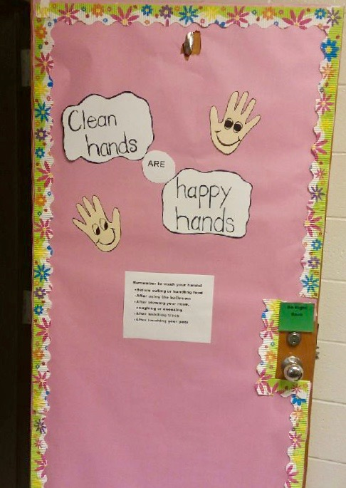 RockdaleSchools's tweet image. Did you know washing your hands w/soap &amp;amp; water can reduce the spread of colds, flu &amp;amp; days missed from school &amp;amp; work because of illness? Celebrating #GlobalHandwashingDay w/creative door decorations at school health clinics &amp;amp; #handwashing awareness campaign! @GNRHealth @CDCGlobal