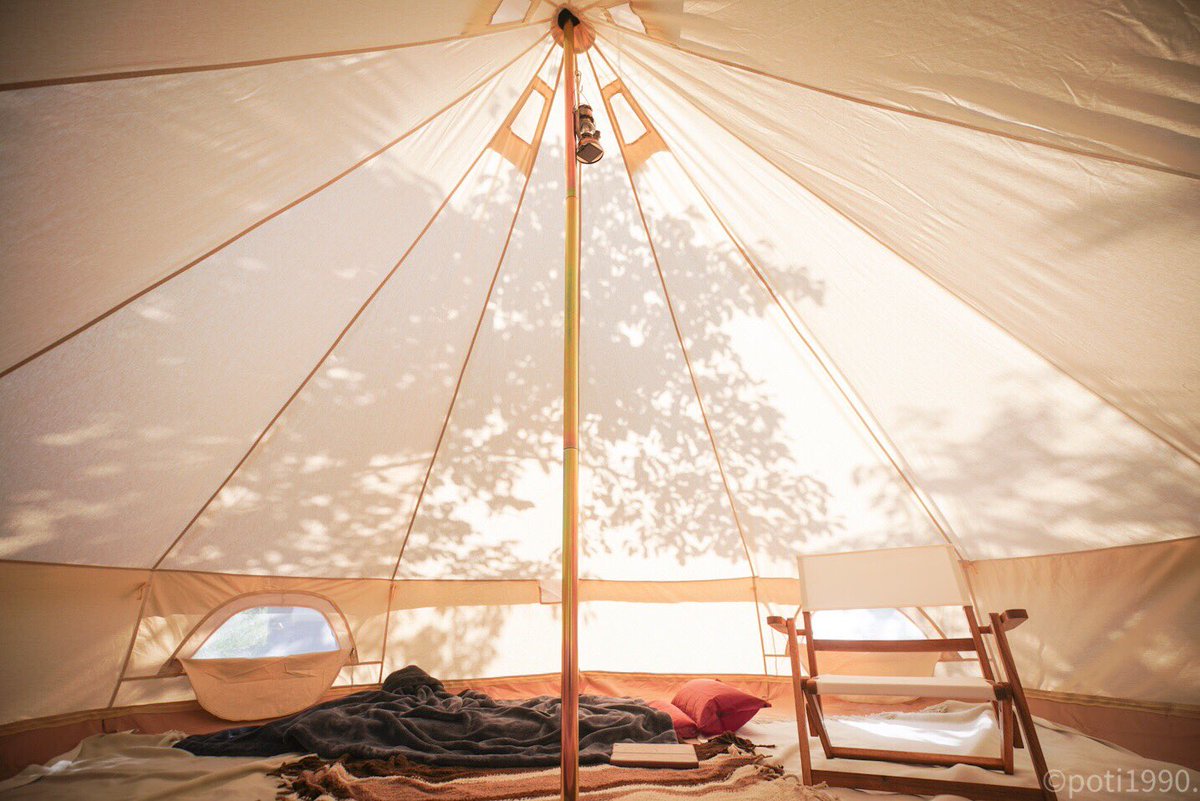 ぽち 9 20comitia137 Twitterren 最近はテント持っていない人と複数人数で行く時はベルテント D R コットンベルテント4m ソロやテント持ちキャンパー達と行く時は山岳テント モンベル クロノスドーム2型 で使い分けてます 適材適所