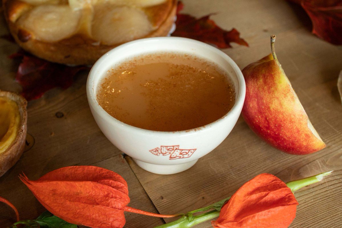 Fall in a cup ๐คค Our new Apple & Ginger Infusion.โจ๐ #warmup #fall #WorldofWarmth #lepainquotidiennl https://t.co/g8rE5JDO3C