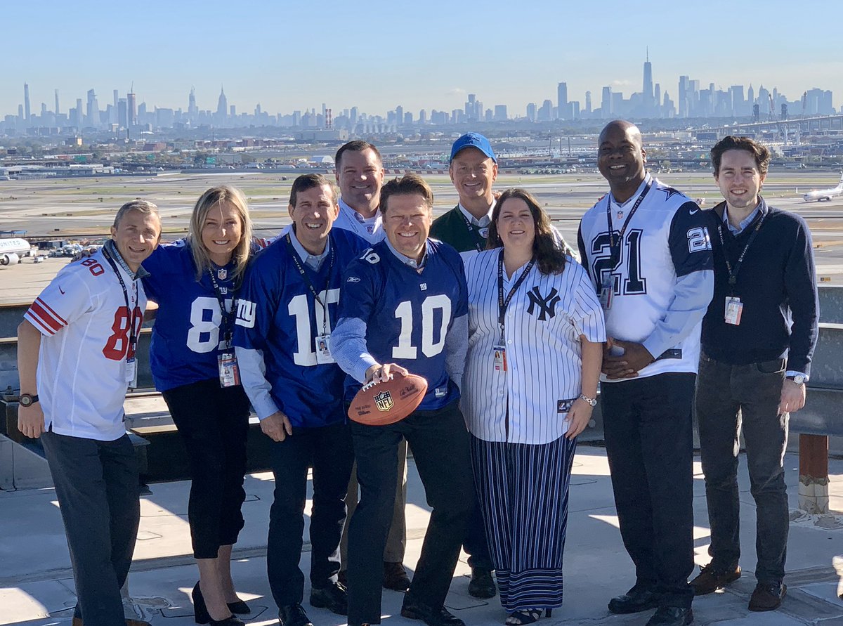 4th and Goal, Team EWR QB calls for a flea-flicker @weareunited #beingunited @mtmorais28 @DebbieTempesta @carlcoxunited @Trozie2 @jeff_riedel160 @RRadicsRuns @MI2NYC @JMRoitman