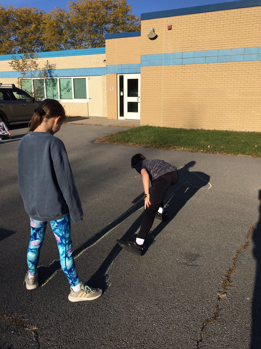 5Wglencliff's tweet photo. Learning by discovery in science today! “How and why do your shadows change?” We traced our shadows at 8:30am and will check them at different points throughout the day. @GlencliffEagles https://t.co/QCoetdIR9D