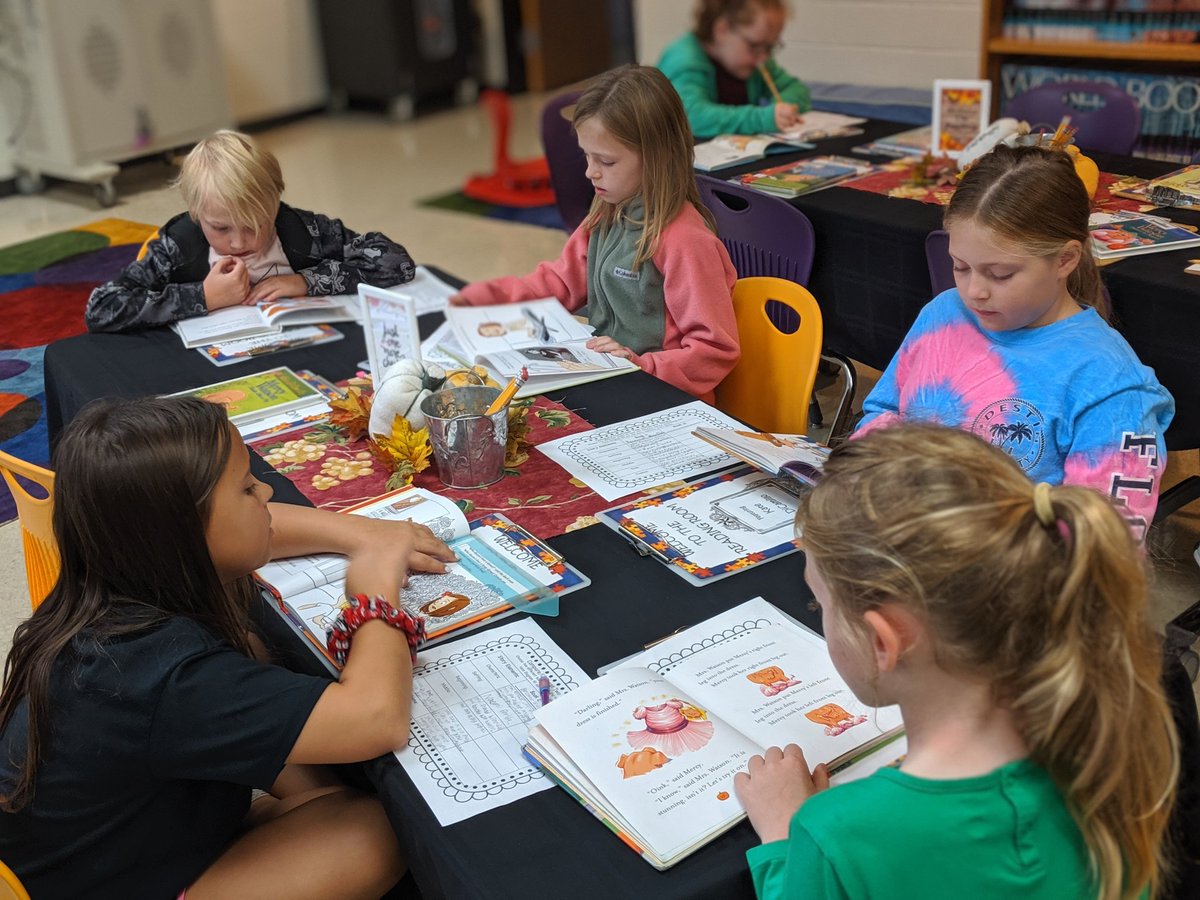 MrsSharrock's tweet photo. Kate DiCamillo book tasting #tbirdfam https://t.co/5El1HYvB5a