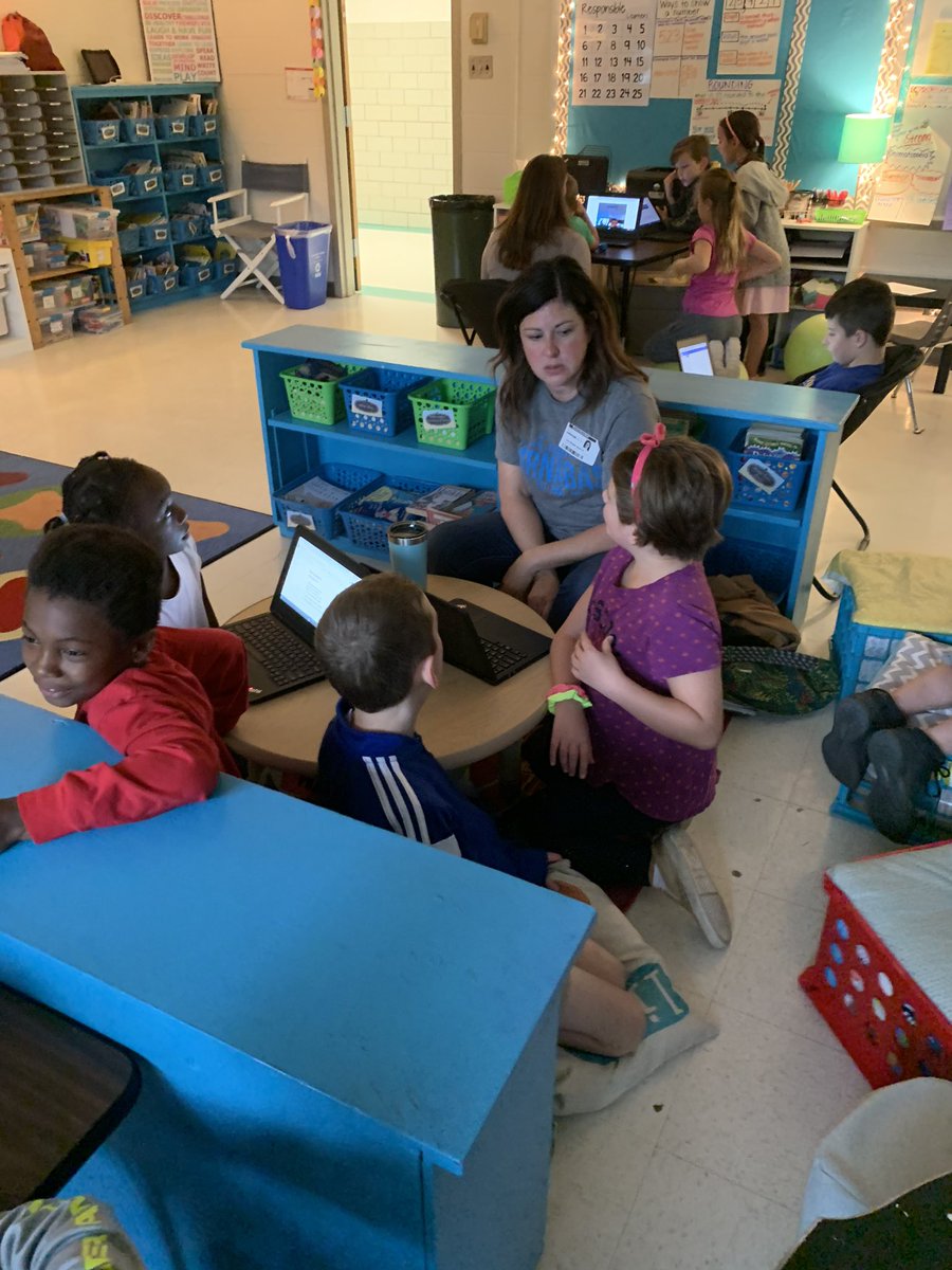 pichlerclass's tweet photo. We learned from a travel agent how to conduct our own interviews with clients to determine what region in Missouri they should travel too! Let the research and planning begin! #crestwoodsoars https://t.co/oHk2HDeHTX