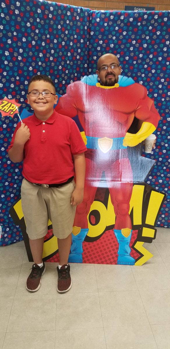 CrosbyPstOffice's tweet photo. Keeping up with our awesome dads!! 
#IamEPISD #EPISDProud 
@cougars_crosby https://t.co/Md1KneZdzH