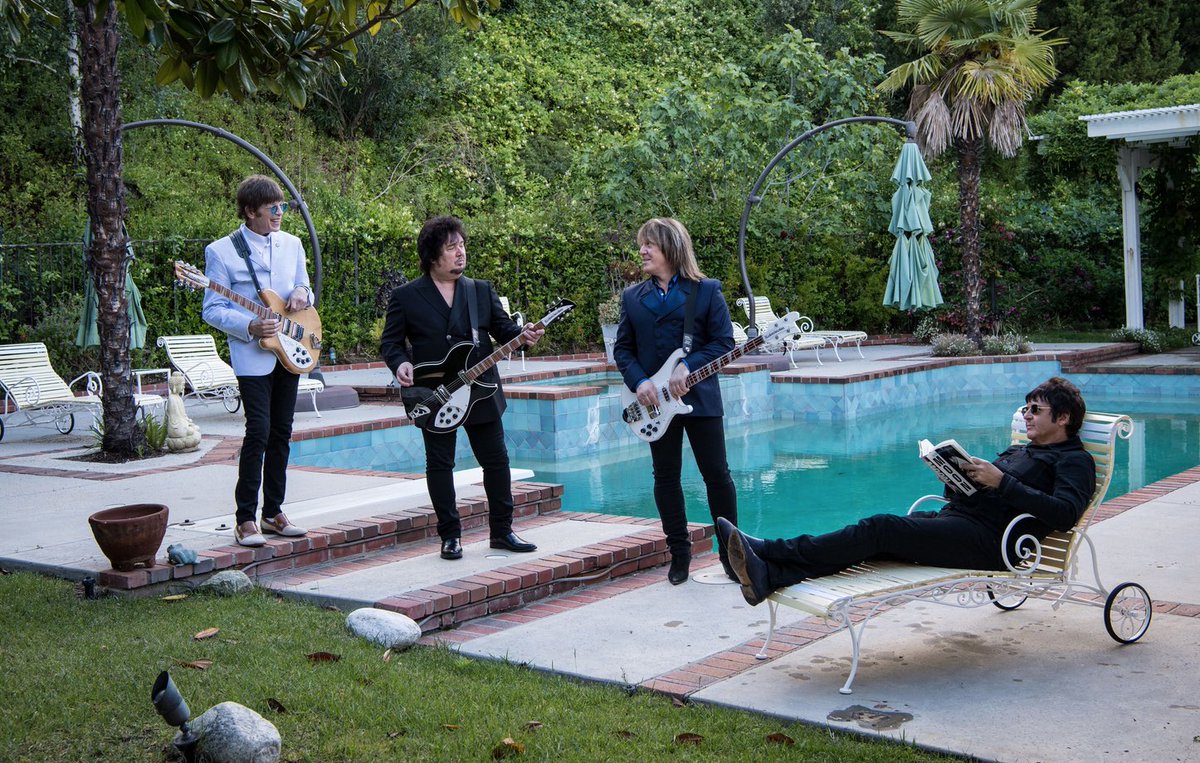 TheEmptyHearts's tweet photo. (2) Elliot says,”For the solo of the B side of our new single,I was going for that sortof heroic, McGuinn, "Chimes of Freedom" kinda vibe, the #Rickenbacker 12-string solo that you want to stand up &amp; salute at the end, haha!”Listen to #RunandHideFromYou on a fav streaming service https://t.co/Z8RaSl1nDu