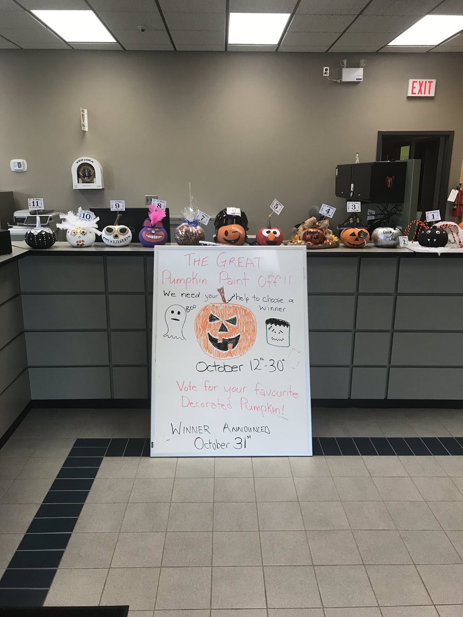 jesik_alissa's tweet photo. Visit us at Stevensville @MeridianCU to vote for your favourite pumpkin!! The team had a fun time creating for you! Voting ends Oct 31st! https://t.co/ywIQn7pOuh