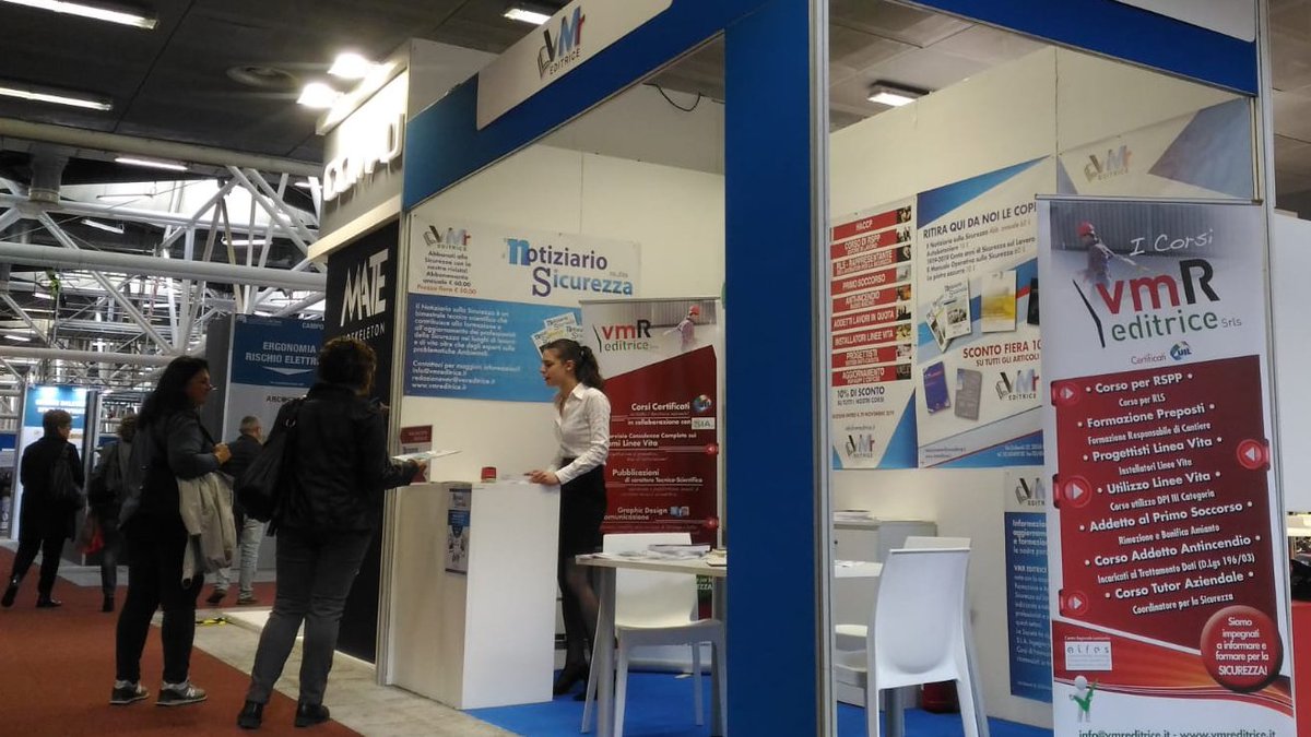 vmReditriceSrls's tweet photo. Primo giorno in fiera!!👨‍🚒🎟️
Con il Notiziario sulla Sicurezza e tanti altri prodotti ‼️📚
PADIGLIONE 22, STAND 39C 
Fiera Ambiente Lavoro!😀 https://t.co/fvgeqWvhPu