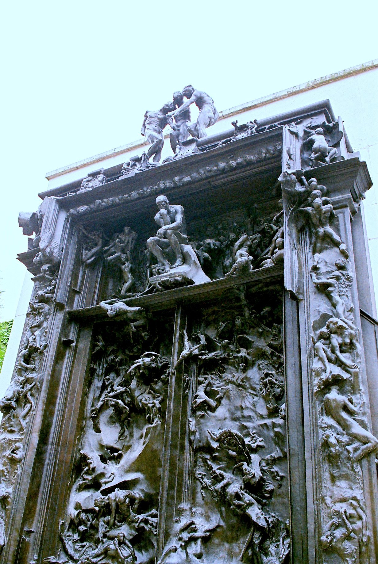 紫明書院 ロダン美術館にて 地獄の門 に対面 圧倒的な造形美は圧巻 ダンテの 神曲 に登場するこの門を ロダンは冷たい石から 一刀のうちに取り出したのですね 現世に生きる人は皆 この門をくぐるに相応しい T Co Ptjkt47xor Twitter