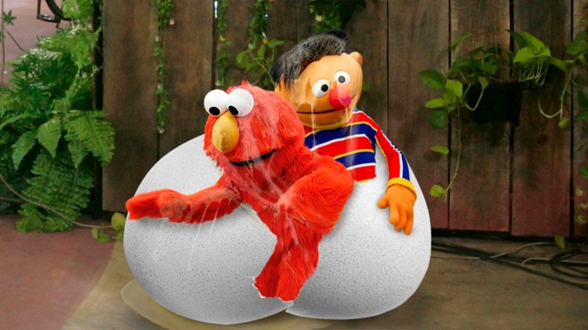 ClickHole's tweet image. Education FTW: ‘Sesame Street’ Showed Grover Laying An Egg That Elmo And Ernie Both Hatch Out Of To Teach Children Not Everything Can Be Explained With A Catchy Little Song clckhl.co/axqr9EY