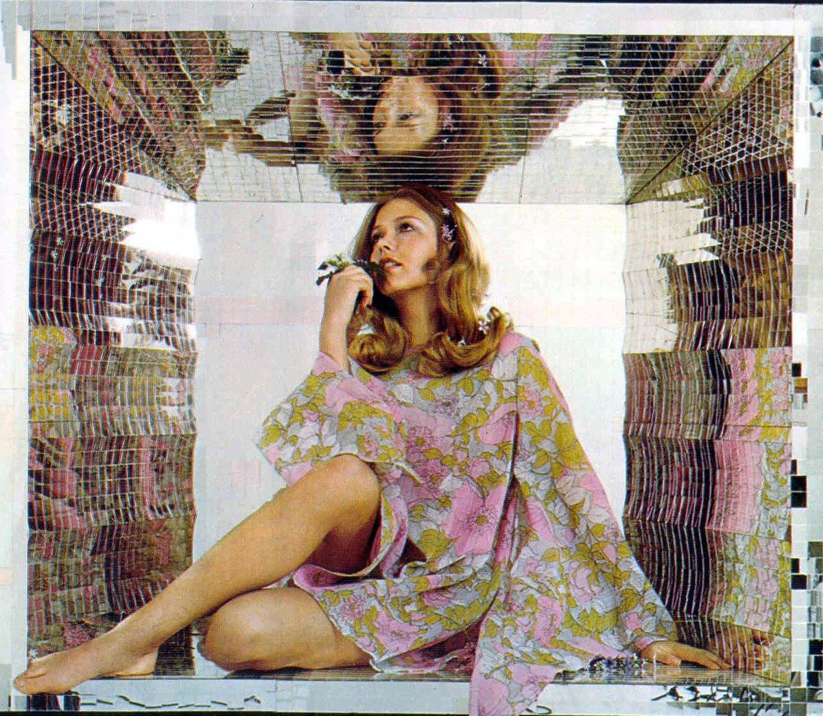 vintagerotica1's tweet photo. #Oct15 #happybirthday #JayneModean #American #fashion #model #actress #1970s #1980s https://t.co/FXf1YoKcds