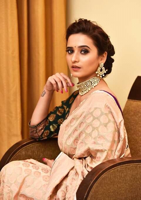 imViTharvian's tweet photo. Queen of our heart ❤❤
@imsurveshivani https://t.co/V7yAq4MXSo