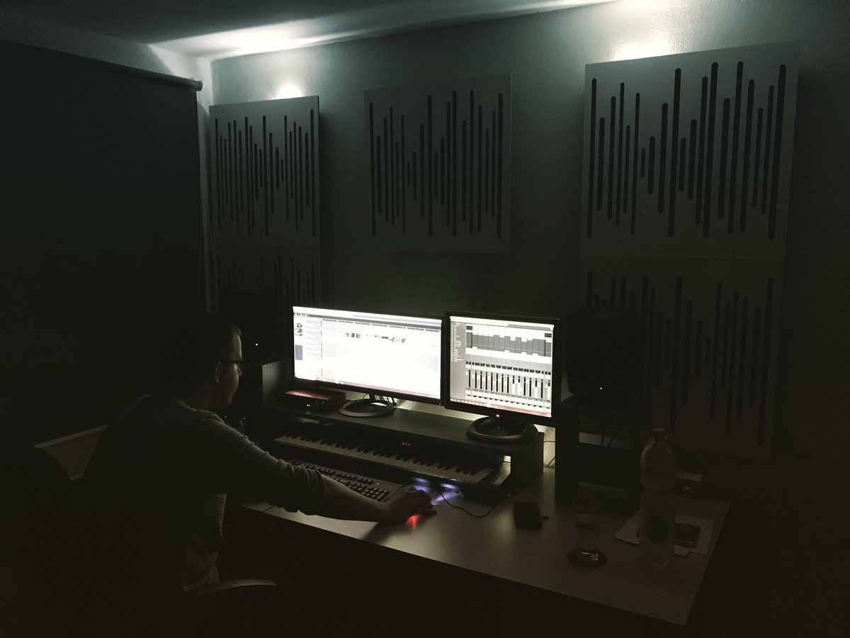 NoizeBenderz's tweet photo. Tuesday = Studiotime 
#studio #noizebenderz #hardstyle #rawstyle #cubase https://t.co/5xDXchjyqs