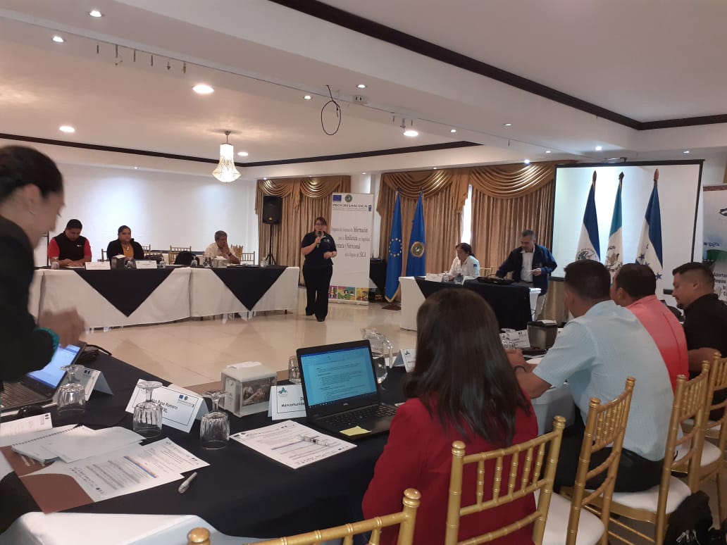 PROGRESANSICA's tweet photo. #EnDesarrollo | Taller de Análisis de la Clasificación Integrada de la #SeguridadAlimentaria en Fases #CIF 
🗓️15 al 18 de octubre 2019 📍 Esquipulas, Chiquimula, #Guatemala, basado en el manual técnico versión 3.0 organizado por @MTFRL @theIPCinfo #UEenCentroamérica #resiliencia https://t.co/mG25VBsxNe