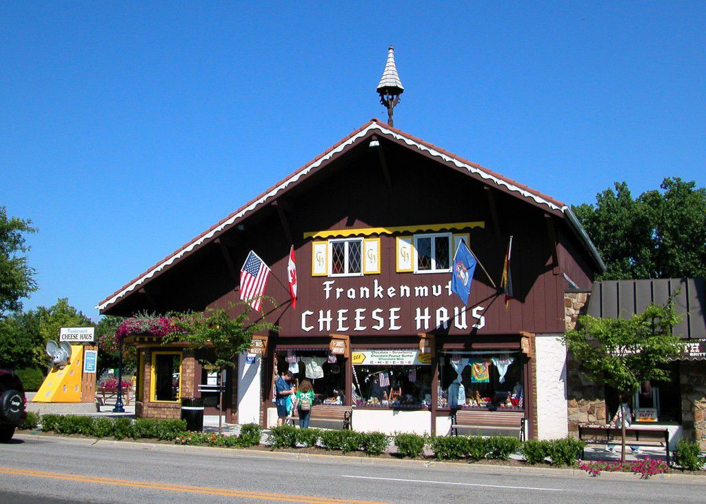 See how two large stainless steel walk-in units and a 3-sided glass cooler are keeping cheese cool at Michigan’s “Little Bavaria". Read the full details here: imperialbrown.com/blog/little-ba… 

#ImperialBrown #WalkinCooler #WalkinFreezer #ColdStorage