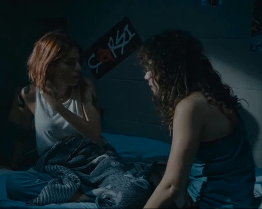 avlufan7's tweet photo. #azden Deniz Azra'dan hap, telefon ve silah ister https://t.co/TEifweXiT2