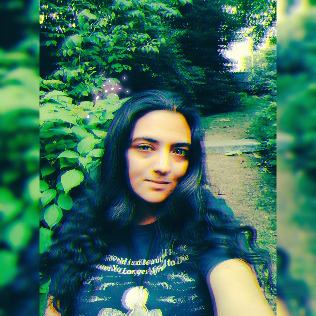 DesiKarmaPunk's tweet photo. I am sickly sweet,
Laced with poison.
The taste of My honey,
Will leave you breathless,
As the poison of My Being envelopes you.

FinDomme GBD SRTT GBRT #DesiPunk https://t.co/zJf5bWwlh8