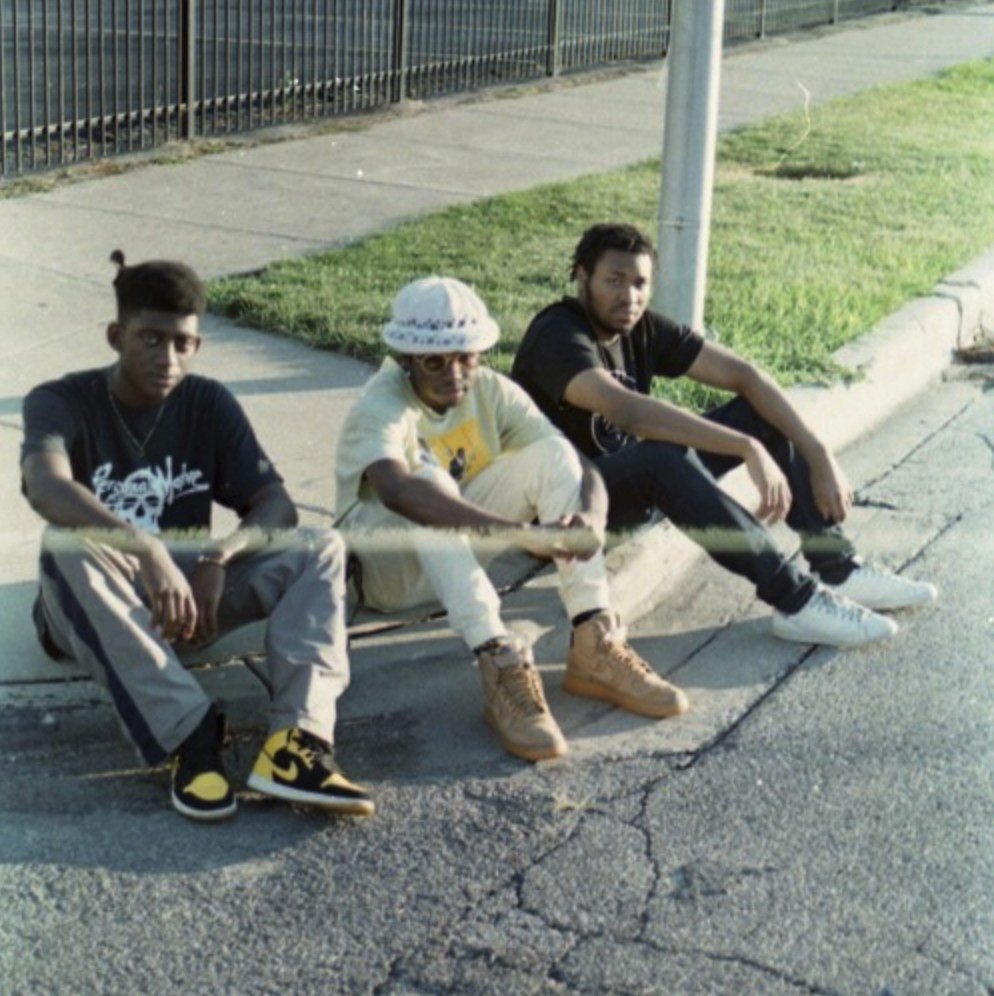 Chicago collective Creative Mansion shows off the talent in their roster on "Missing Buttons"

lyricallemonade.com/p/missing-butt…

[<a href="/cumulusnobleman/">Cloud Boy☁️</a>] x [<a href="/JaylinWade/">Grabba The Hutt</a>] x [<a href="/sidaka_/">✨</a>]