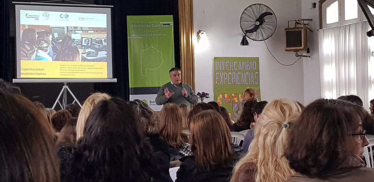 GralR23's tweet photo. En el 1°encuentro de "Intercambio de Experiencias" junto al @ciielamadrid presentamos las  jornadas educativas  #viceversa sucedidas hace días  en #GralLaMadrid Gracias @VicZorraquin por permitirnos compartir nuestro trabajo! @gzinny @adriana_frega @PrensaLaMadrid @mrandazzoglm https://t.co/xlTNaxopru