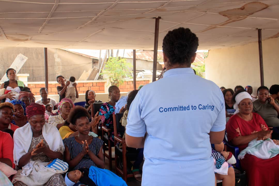 wellbeingafrica's tweet photo. #GlobalHandwashingDay - At our MamaCare class today at Lugbe PHC, Midwife Rita taught the nursing mothers proper #handwashing techniques, to help keep their babies safe from disease causing microbes. #High5ForHandwashing #WASHinHCF #HealthForAll @ToyinSaraki @WHO @world_midwives https://t.co/vFwahYR9SI