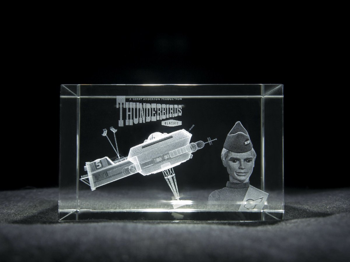 Our Official #Thunderbirds Laser Etched Crystal feature the craft and pilot in stunning 3D. Great #Christmas Gift greatbritishcollectables.com/Thunderbirds-3…