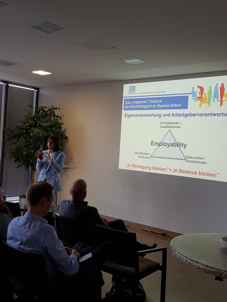 #futureofwork für Prof. Dr. Jutta Rump heisst #employability, 'in Bewegung zu bleiben ohne die Balance zu verlieren'....z.B.Teams nach Stärken zusammen setzen