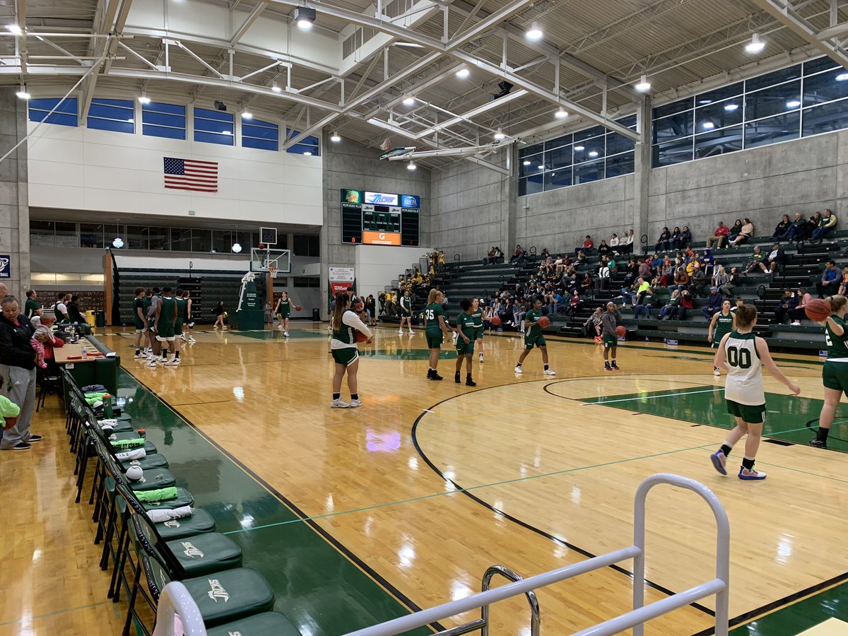 HumboldtJacks's tweet photo. Some scenes from last night’s Lumberjack Madness celebrating the start of @humboldthoops and @HumboldtSt_MBB seasons. #TrueJacks https://t.co/1Seclpus0T