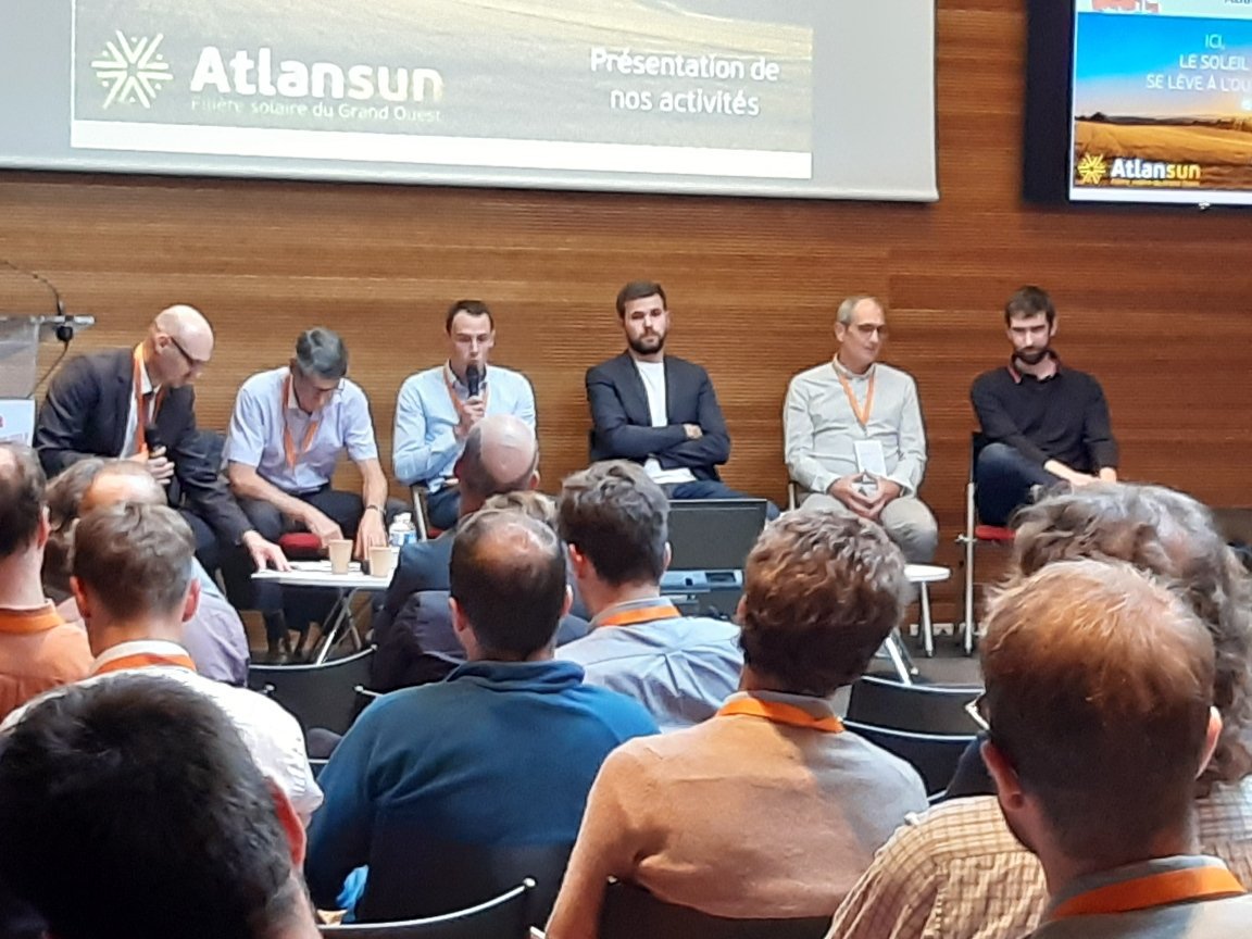 _Atlansun_'s tweet photo. Intervention de Moran Guillermic pour #Atlansun aux #EGCS19 : « Les territoires sont une force d’actions pour l’environnement et l’emploi grâce au soleil » https://t.co/RUV751EeQw