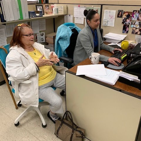 HealthyAgingRI's tweet image. This AM we kicked-off @MedicareGov #OpenEnrollment (10/15-12/7) &amp;amp; met Diane who updated her plan at Tri-County Community Center. 

All over RI, volunteers and coordinators are ready to help you find the #rightcoverage at the #rightcost

Call The POINT at 462-4444 to learn more