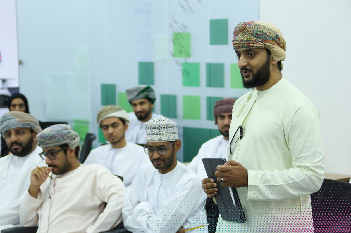2040_om's tweet image. Fostering and developing ideas strengthened by experience opens wider horizons onto the future for youths... #YouthPlatform session with Oman Tech Fund CEO Eng. Yusuf Al Harthy. #MovingForwardWithConfidence