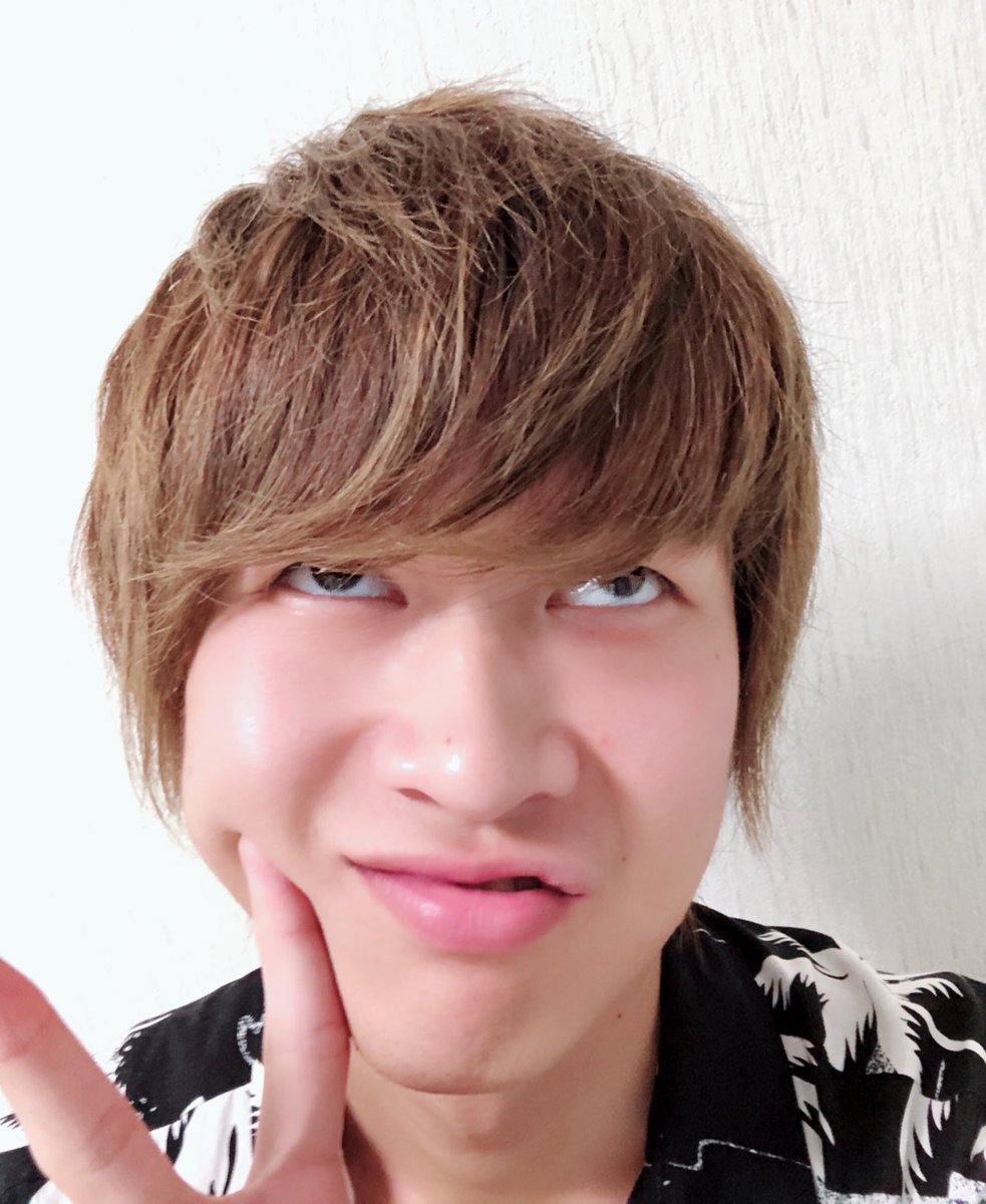 H 藤田悠人 Etiketa Sto Twitter