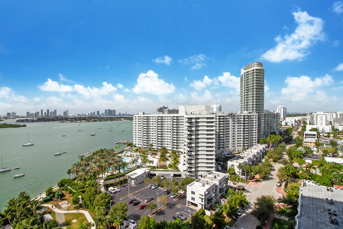 🔑Just LISTED FOR RENT🏡2 Bedroom Condo w/the Bay &amp; the Ocean Views‼️ 📍For More Info ➥bit.ly/35zbuS4 Call me for private showings 3054397511 Ognjen Prezzi ONE Sotheby's International Realty
