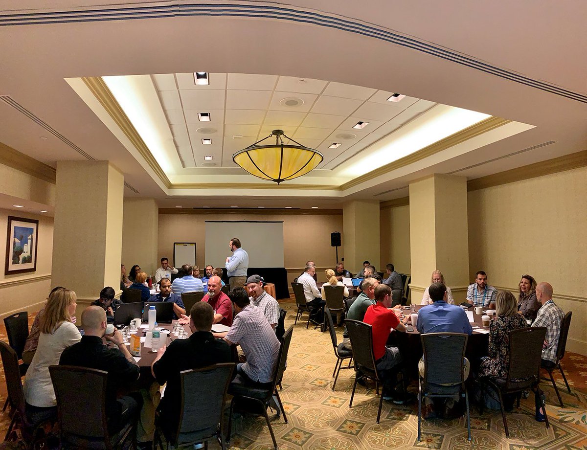 us_columbus's tweet photo. Who doesn't love a good round table discussion?? We know we do. Bring on the tough questions! Our ColumbusFood and Let's Learn Live events are well underway leading up to the #UserGroupSummit and #PowerPlatformSummit kickoff. Cheers to day 1 in Orlando! #OnceYouKnowHow https://t.co/skXdpY04OY