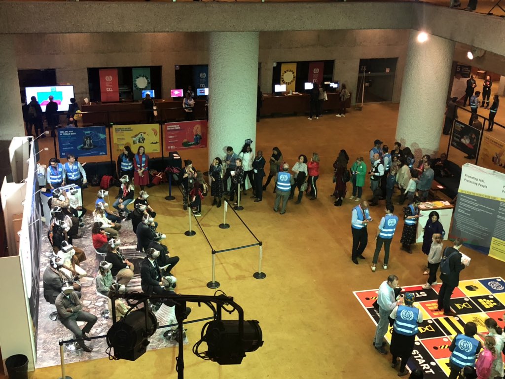 Crowds of visitors still waiting for the virtual reality booth at #portesouvertes <a href="/ilo/">International Labour Organization</a> #myfutureofwork