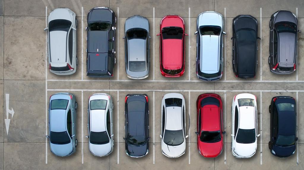 Worried your new vehicle will lose value as soon as you drive it off the lot? Follow these 6 tips to help minimize depreciation. 🚗 #HereToHelp st8.fm/CarShopping