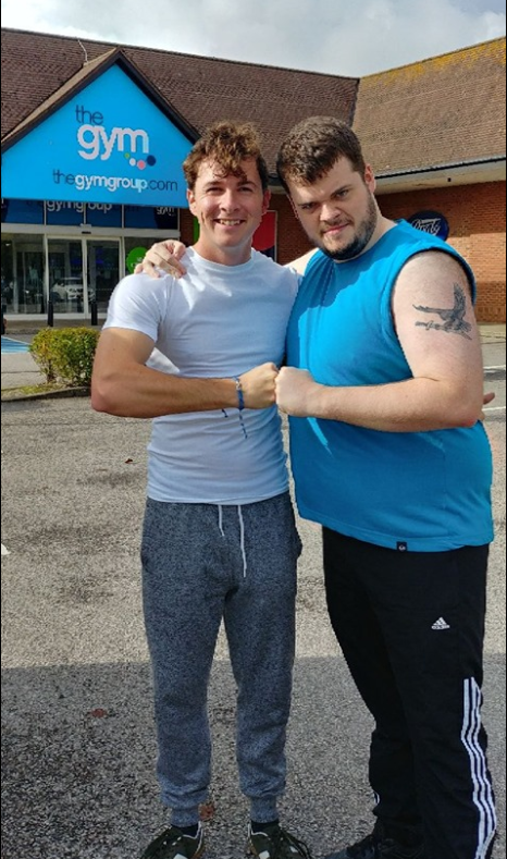 KrayzFatman's tweet photo. Yee boiiii 😂😂👊👊👊 @LukeMartin30 https://t.co/wJYttPBUcA