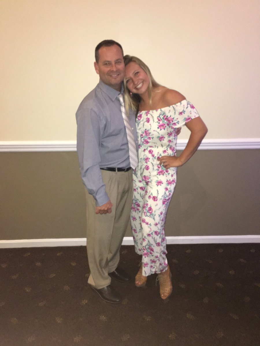 sfleming_22's tweet photo. Happy 21rst to my baby. Such a beautiful spirit. Love you to the moon and back. https://t.co/rpc6VPAn8G