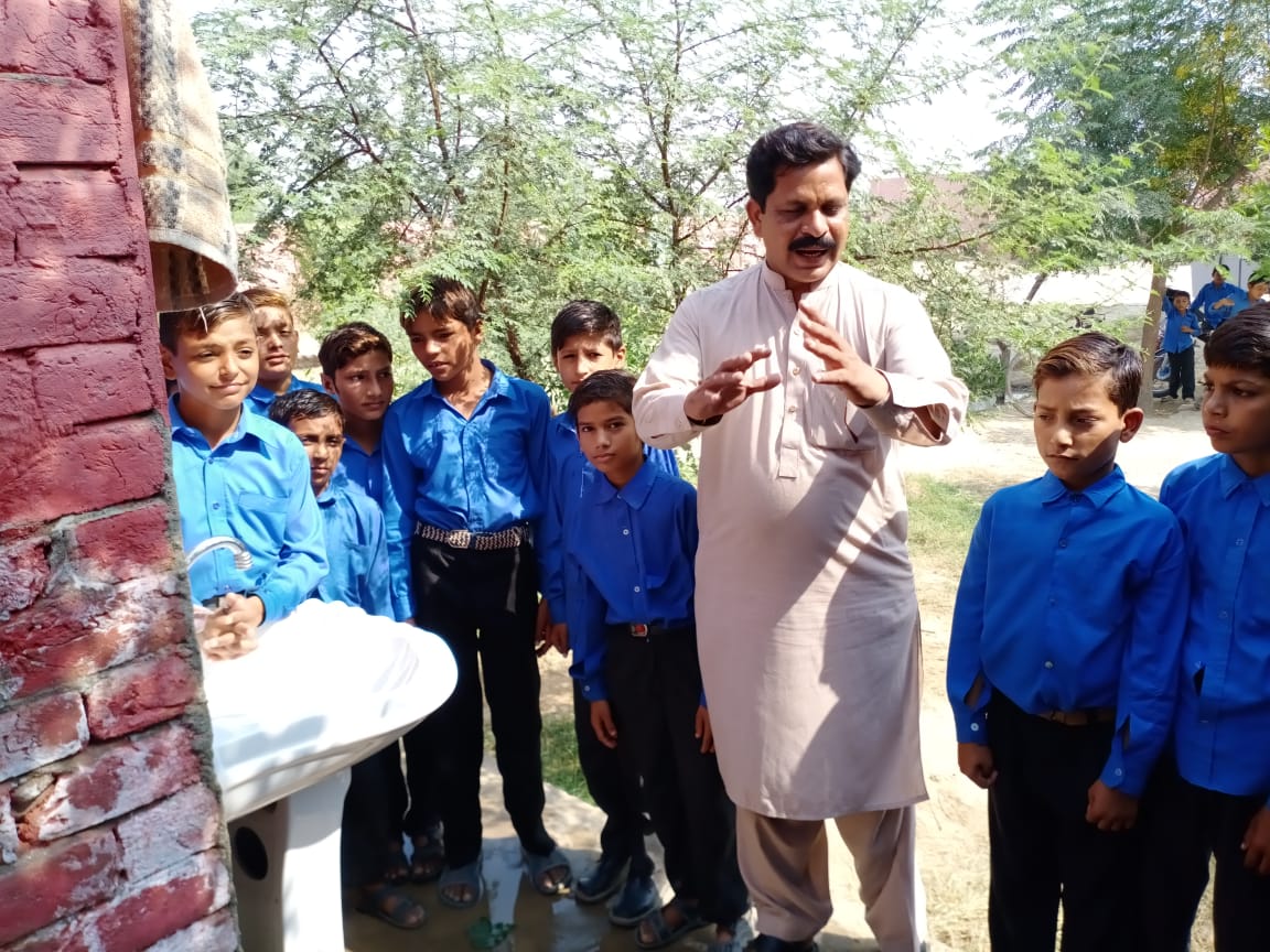 lodhi_adv's tweet photo. #iamSHNS 
@ImranKhanPTI @ChMSarwar @HealthPunjabGov @PSHDept @iqrarulhassan @TeamSarwar 
@HealthPunjabGov @PSHDept @PunjabReforms @UsmanAKBuzdar
School Health Program
Celebrating World Hand Washing Day. https://t.co/nfsPSXYgmW