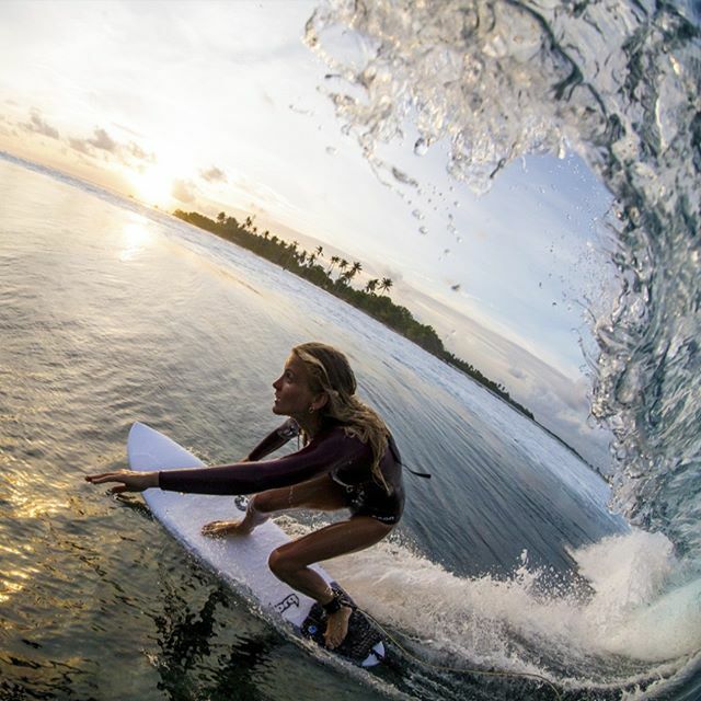 🤙🏄‍♀
.
.
.
#surf #surfgirl #ocean #wave #torqsurfboards