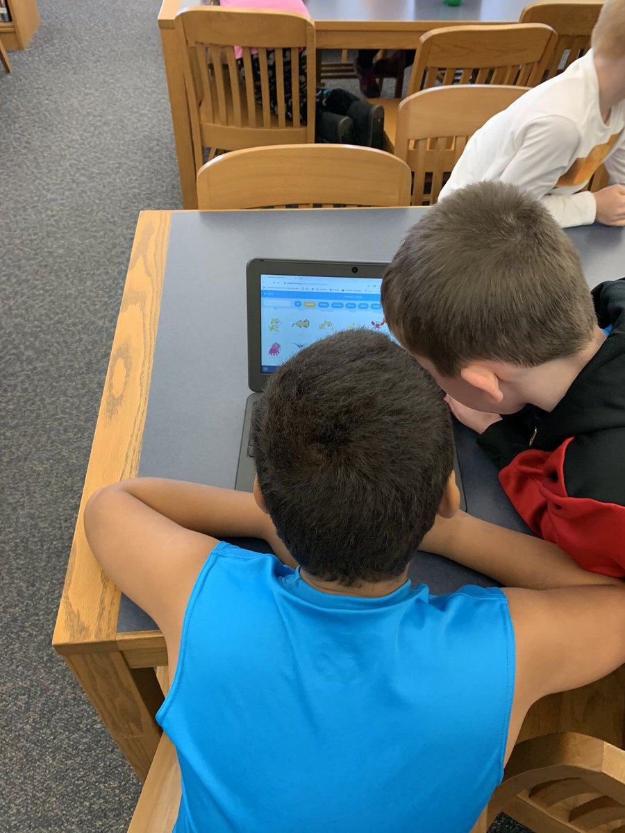 ms_kottke's tweet photo. Mrs. Koepke’s class is using pair programming to create a “You Choose” story for our computer science lesson. @WalcottPanthers https://t.co/o56AtB8WrP