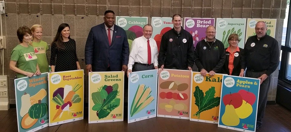 We had a great #NYThursday celebrating #farmtoschool success in Buffalo last week! $1.5M in #farmtoschool funding is now available, plus the amazing announcement of @Buffaloschools 30% initiative success: $2.6M spent on local food last yr!
governor.ny.gov/news/governor-…