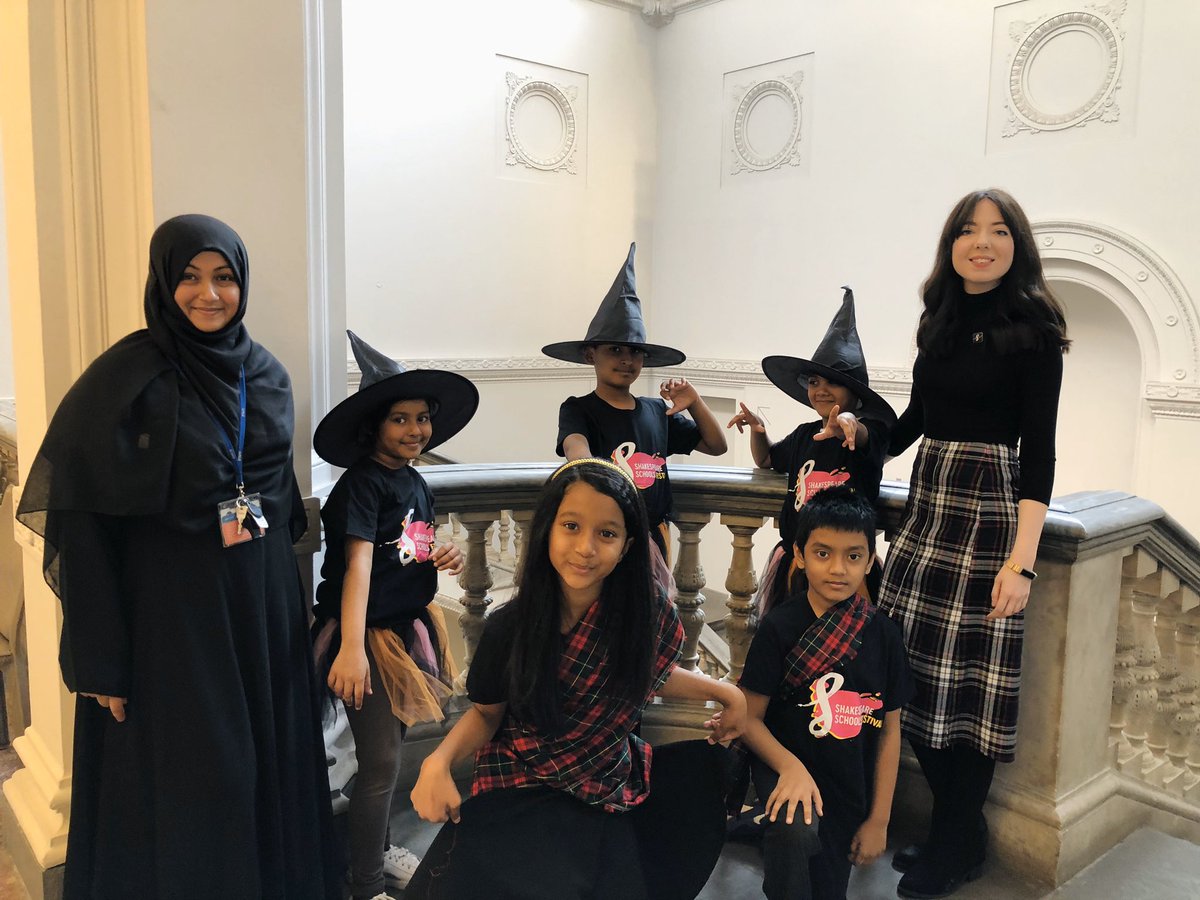 stebon_primary's tweet photo. The 5 Yr4 Stebon performers gave the @SBT_UK audience at the @royalacademy a sneak peak of their Macbeth performance that they will perform at @GreenwichTheatr on Nov 1st! ๐๐ป๐ญ @SSF_UK @PermiraNews #breakthroughshakespeare https://t.co/66cgNoI7a9