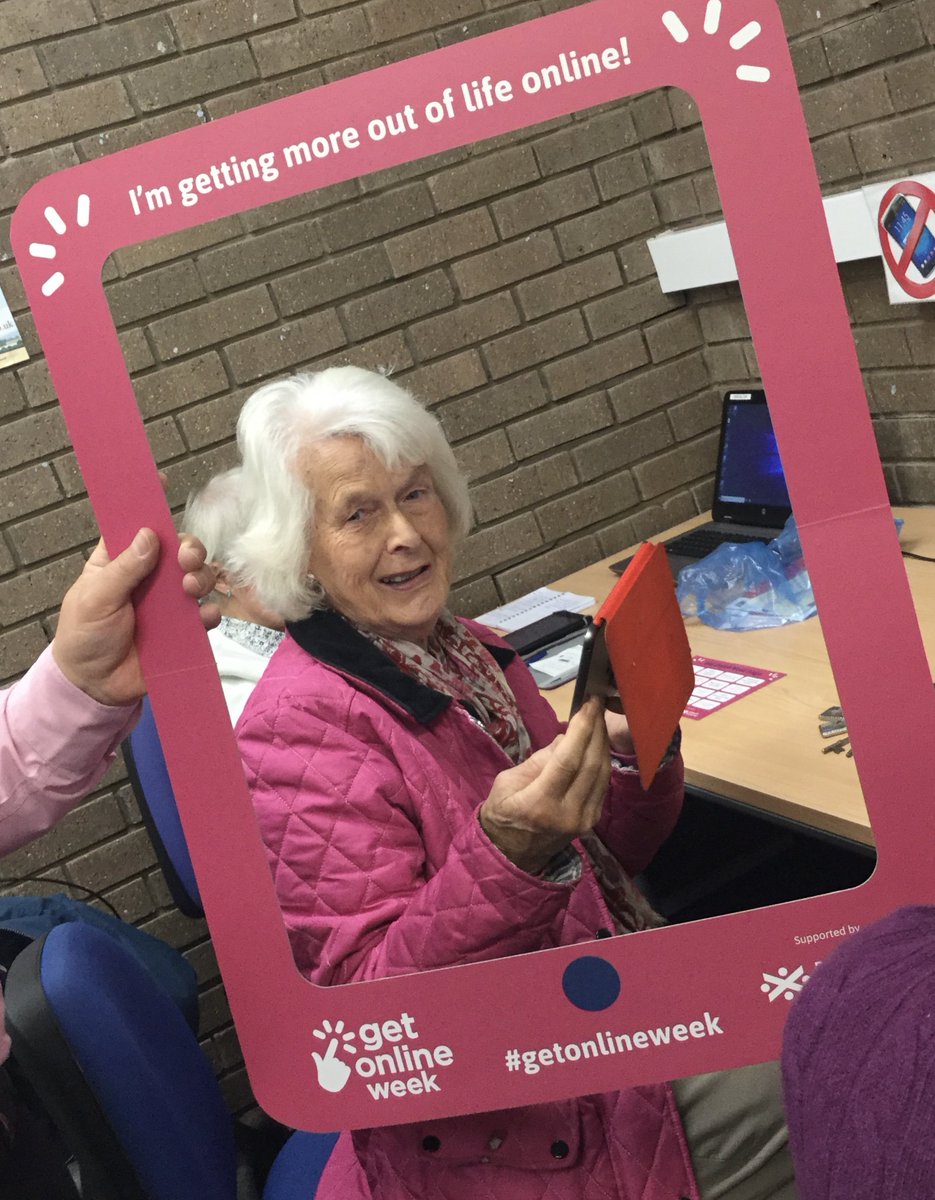 EDLC_Culture's tweet photo. We had a great Tablet Tips session at #MilngavieLibrary today for #GetOnlineWeek! Lots of learning and laughing going on (and of course a nice cup of tea) #DigitalSkills https://t.co/Y1bCVFgOFQ https://t.co/ef4ETU65pz