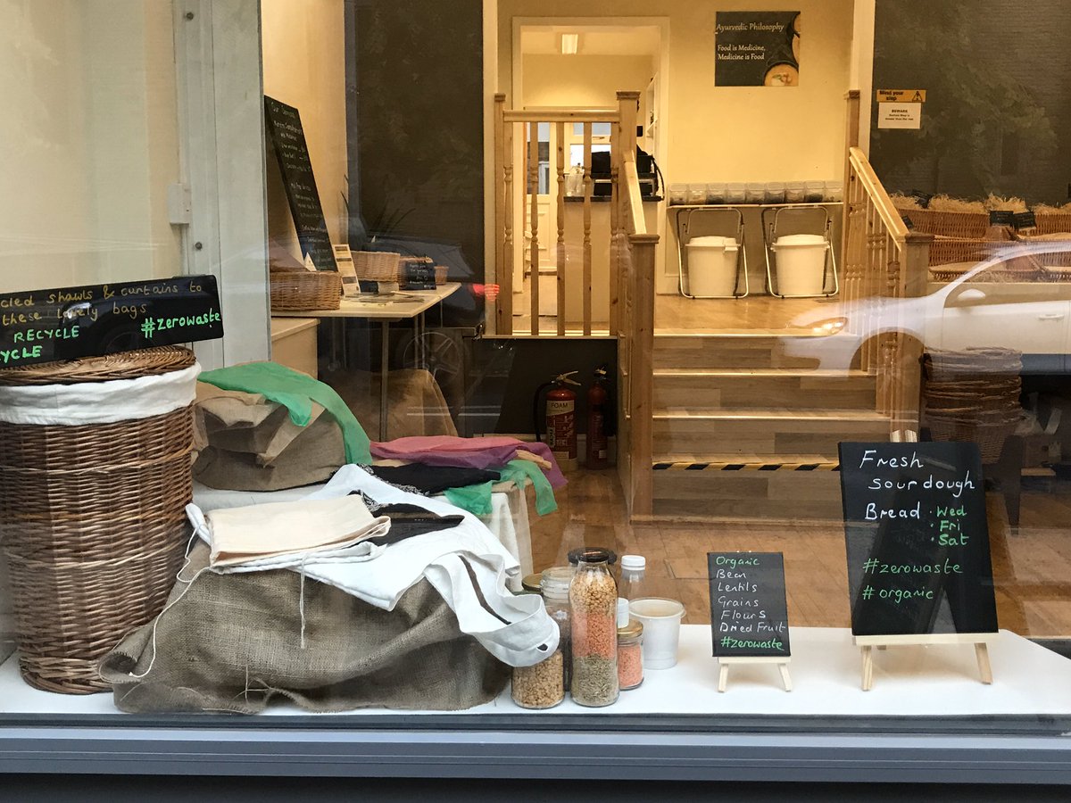 Late afternoon stroll with dog and feeling lucky to be in Didsbury. New gem of an artisan food shop #artisan  Plus new florist and plant shop #Flourish on Barlow Moor Road. Sourdough… Yum! <a href="/MussarratButt/">Artisan Nutrition</a> <a href="/didsburytraders/">Didsbury Traders</a>