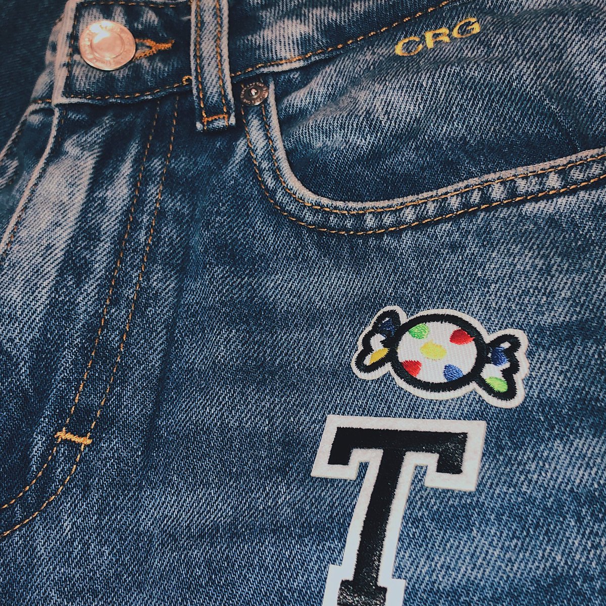 Nothing like making your #new pair of <a href="/FrankandOak/">Frank And Oak</a> jeans YOURS! Check out the #custom embroidery and creative patchwork done for one of our guests at the recent #popup we executed in their #EatonCentre location 🙌🏼