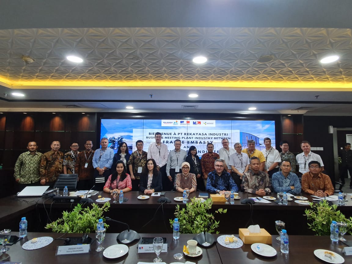 BF_Indonesie's tweet photo. 9 French companies are having an interesting discussion with one of EPCC State Owned Entreprise @REKIND in sharing their expertise to help a better revitalization in Indonesian Sugar mills, continuing with a warm networking lunch. #indofrenchbusinessmeeting #codetec #chambard https://t.co/QkjFKXSkgK