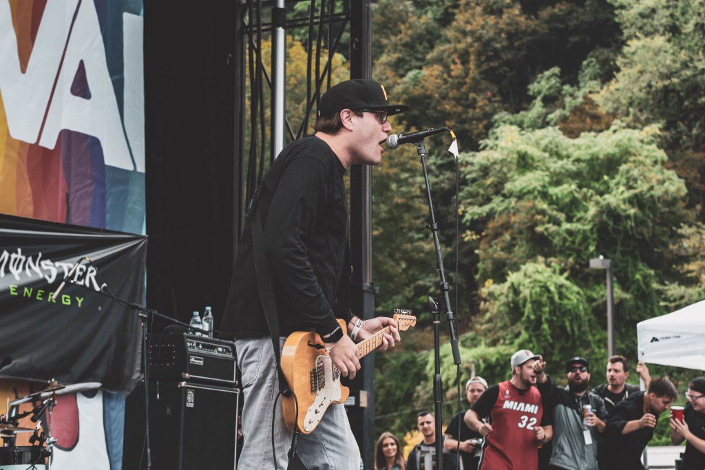 A_Sweets44's tweet photo. Eternal Boy, Four Chord Music Fest https://t.co/0vQLdq0wzU https://t.co/FfUIYA5VAY