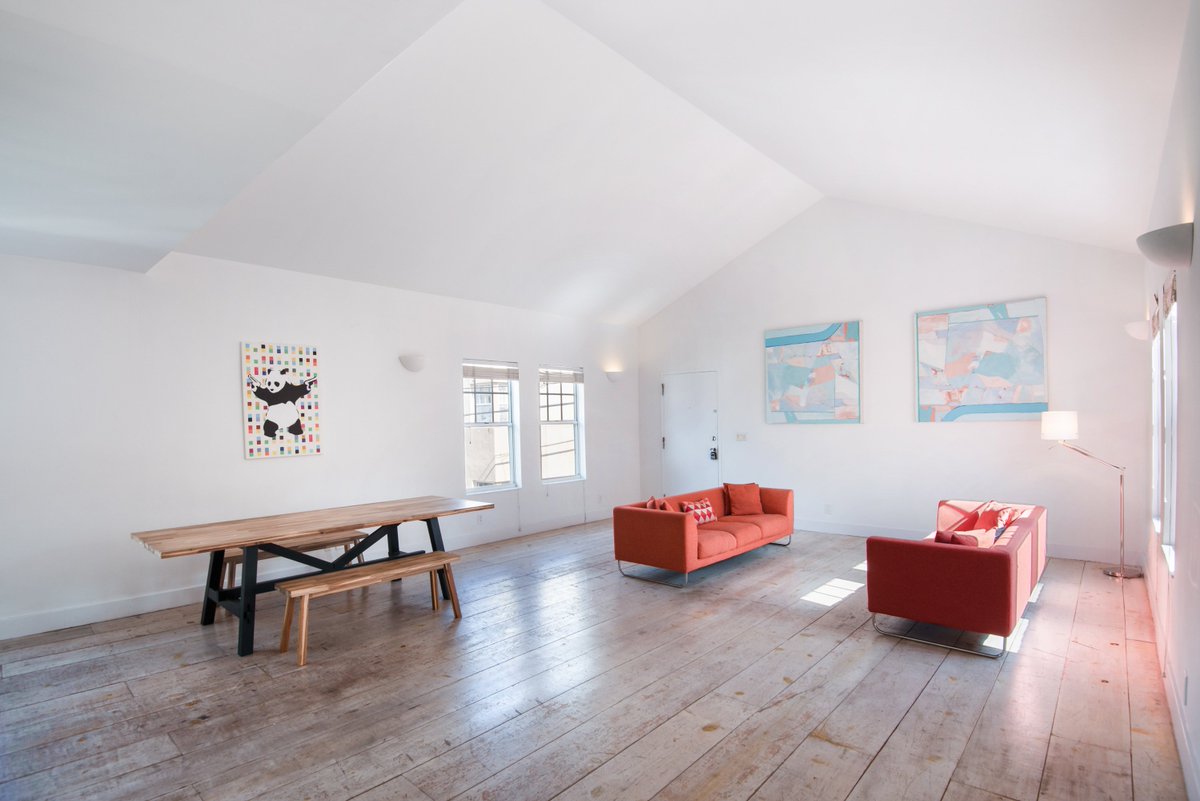 🏡Stunning 2 Bedroom Condo With The Additional Loft 🔥 ⁣🔗 For More Info ➥bit.ly/756meridian12a CALL Ognjen Prezzi @ ONE Sotheby's International Realty 305-439-7511